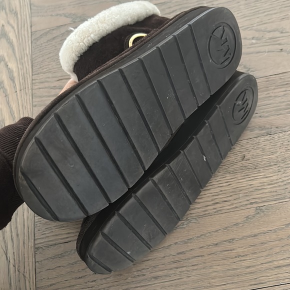 Michael Kors UGG style boots - Picture 4 of 4